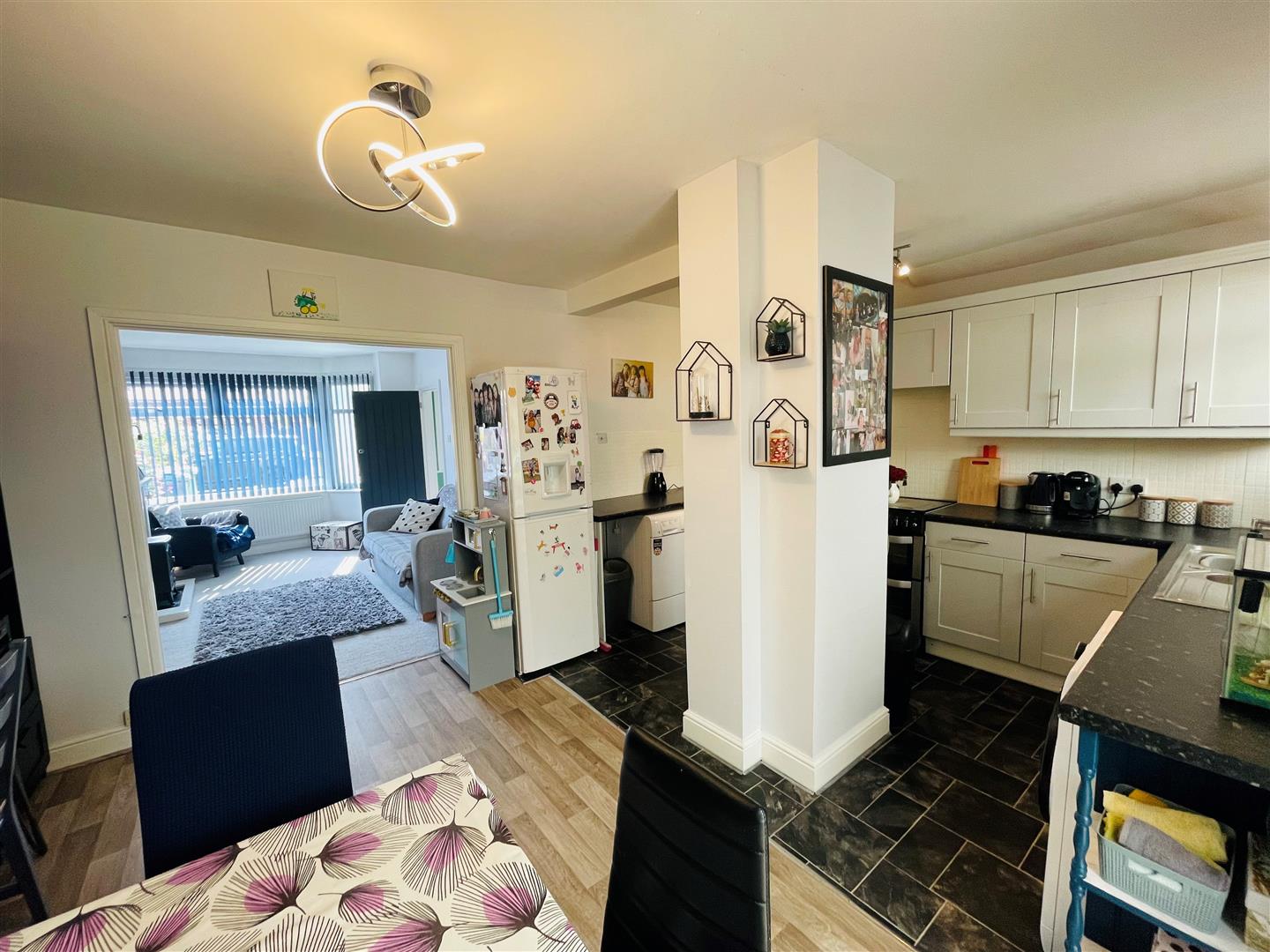 Warwick Crescent, Melksham Lock and Key